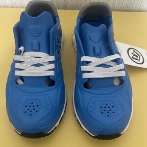 NWT Crosskix Men’s Size 6 Blue Tie Shoes